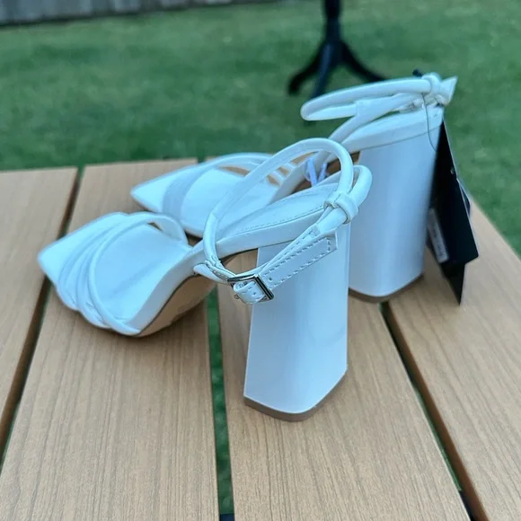 Forever 21 White Strappy Heels - Picture 4 of 10